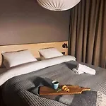 Storm Hotel